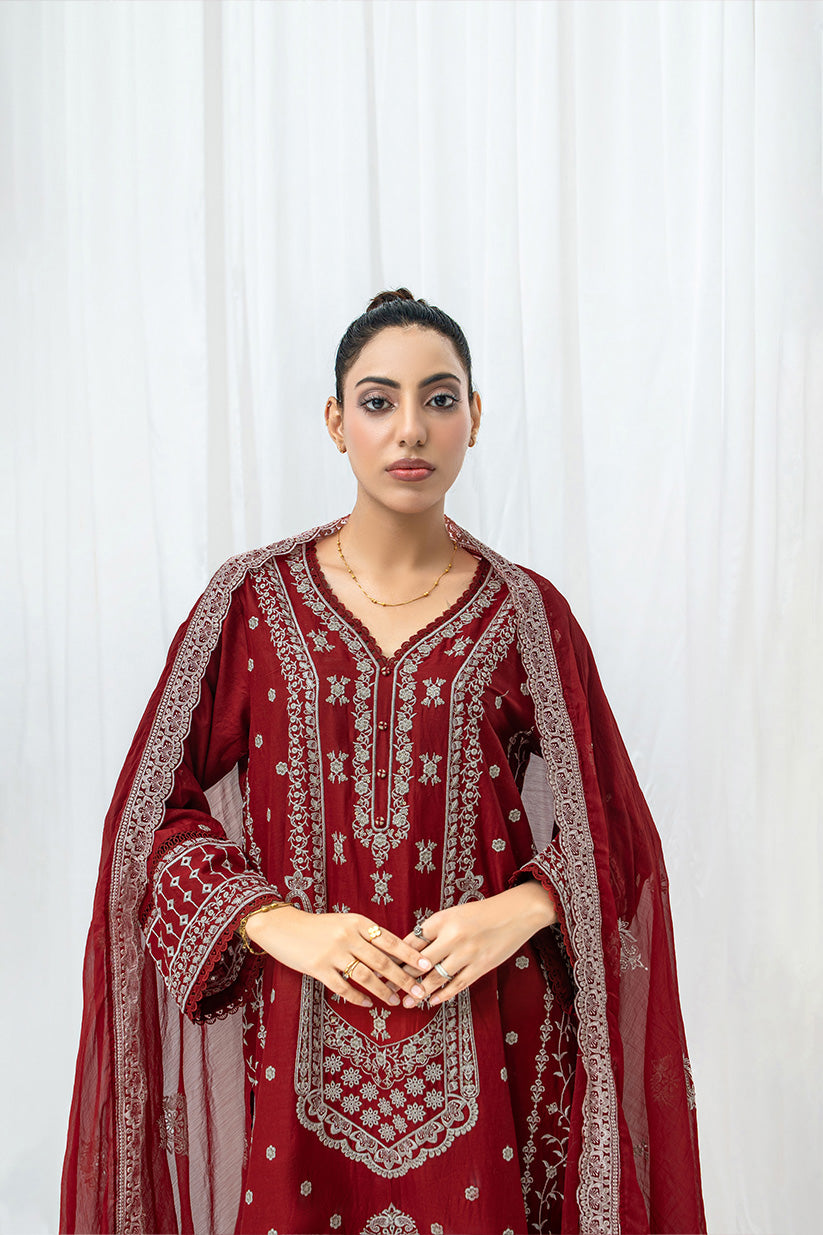Maroon Embroidered Lawn Suit 3 Pc – Thread & Sequin Work Stitched Dress
