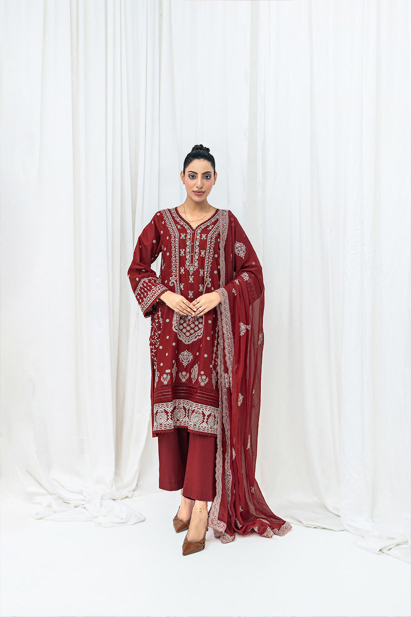 Woman wearing maroon embroidered 3 piece lawn suit with chiffon dupatta HS280